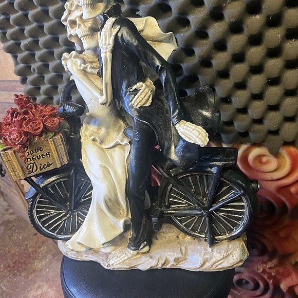 Rachel Zoe Day of the Dead Love Never Dies Bike Couple Skeleton Statue Figurine - Picture 4 of 8